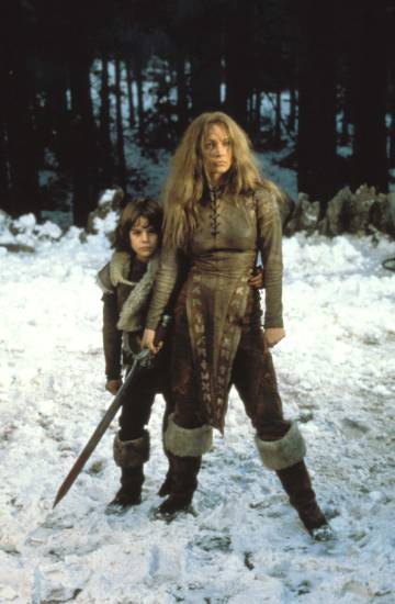 Nadiuska en la película 'Conan, el bárbaro', junto a Jorge Sanz.