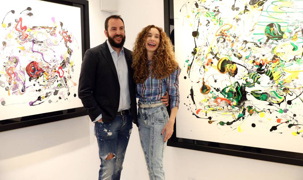 Blanca Cuesta y Borja Thyssen, en una exposición de cuadros de ella.