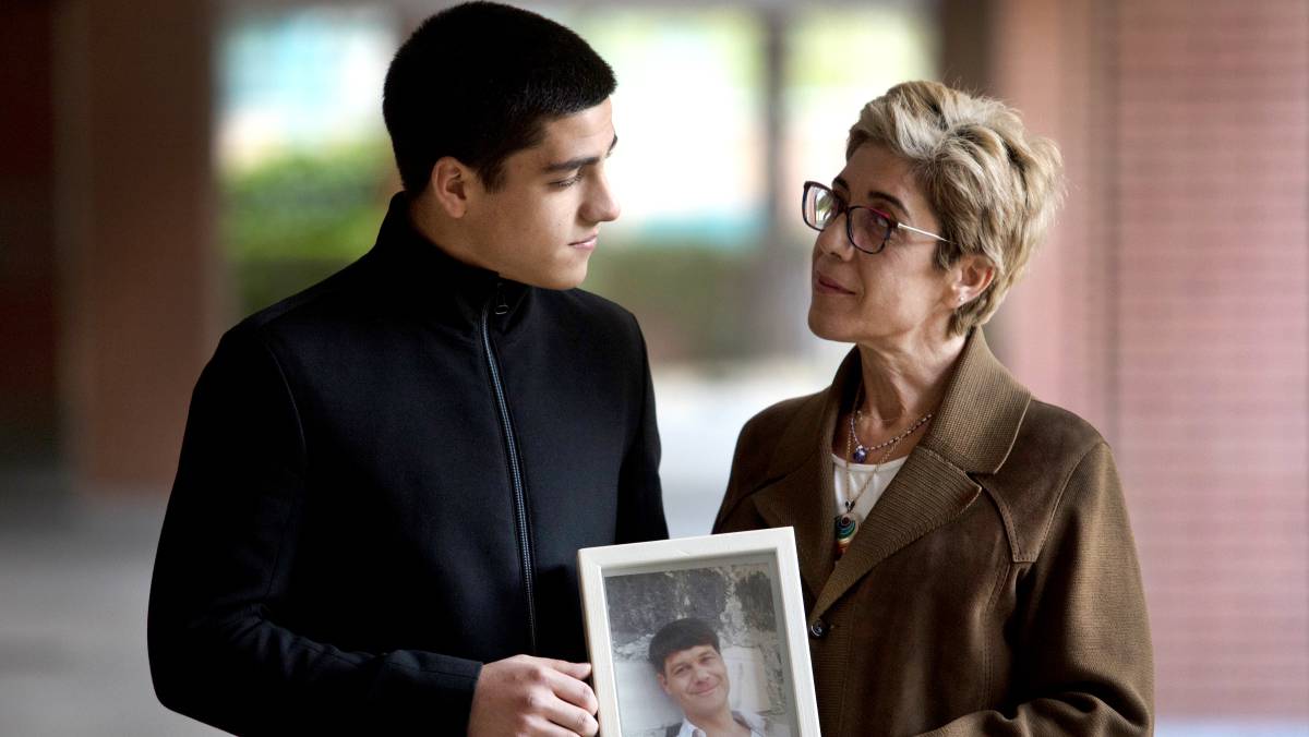 Ana María Arellano, junto a su hijo, el 5 de marzo.