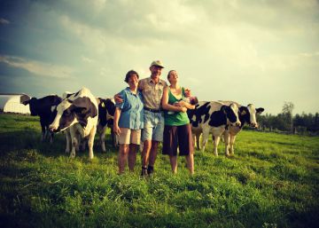 Desconecta en la granja y de paso ayuda al granjero