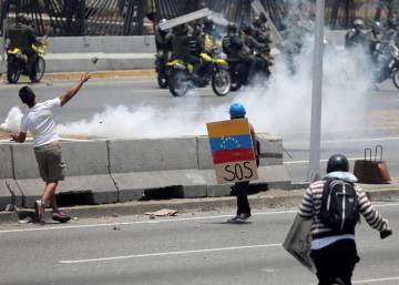 Los venezolanos se vuelcan de nuevo a las calles