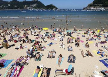 Sevilla y San Sebastián quieren cobrar una tasa turística