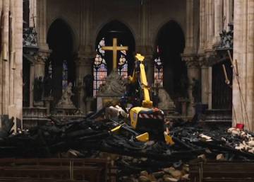 El templo por dentro, un mes después del incendio