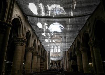 La catedral, un mes después del incendio