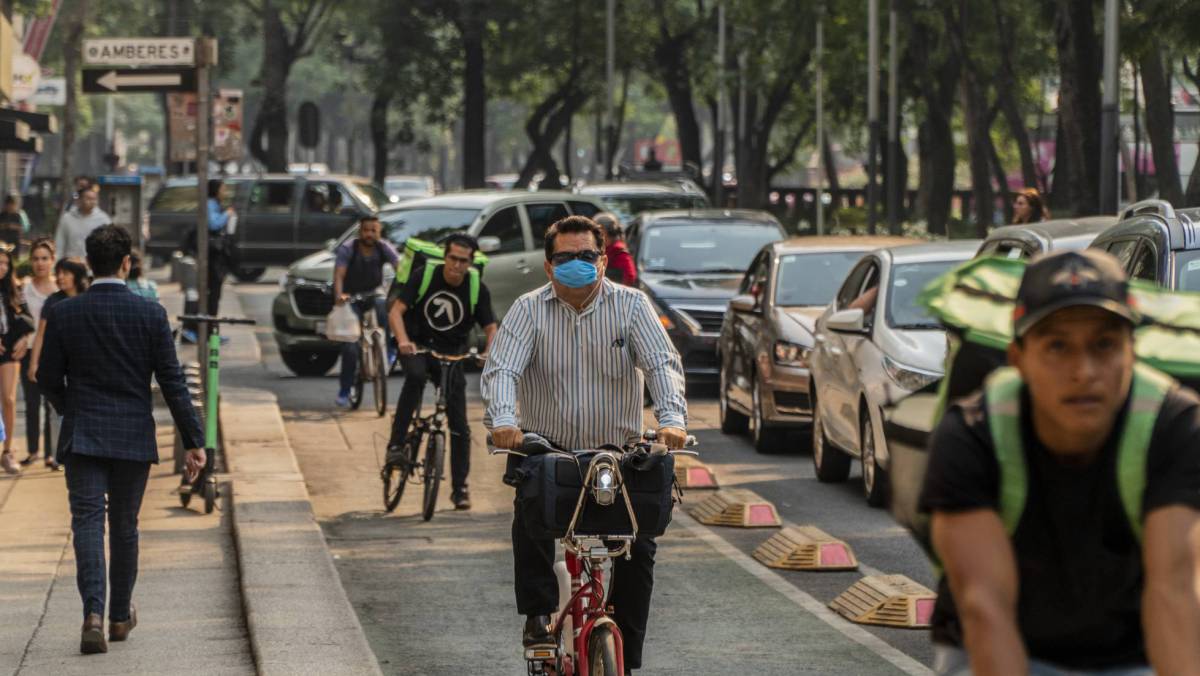Ciclistas en el Paseo de la Reforma.