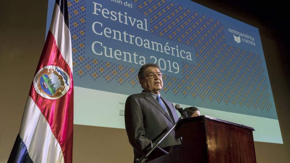 Sergio RamÃ­rez, premio Cervantes 2017 y creador de CentroamÃ©rica Cuenta, en la inauguraciÃ³n del festival el lunes en San JosÃ© de Costa Rica.