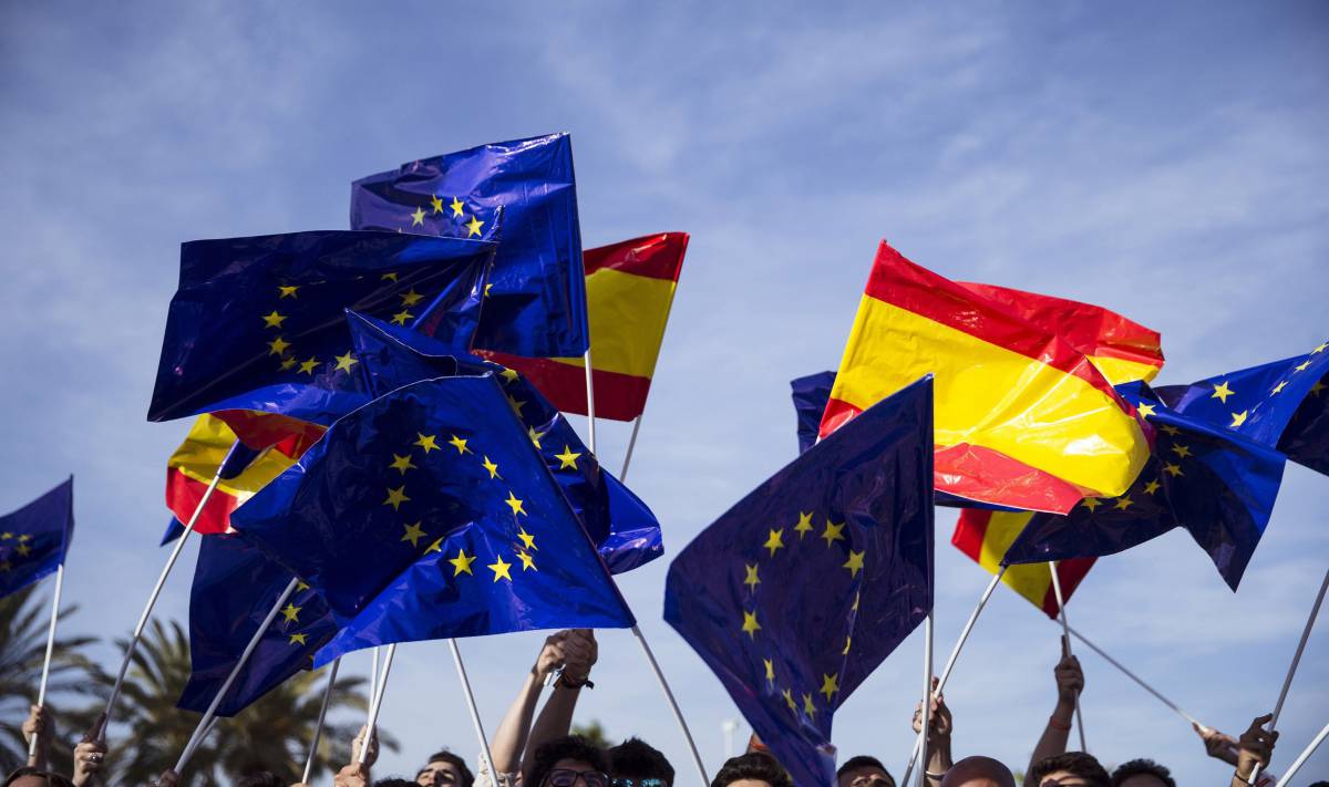 Banderas de España y Europa, en Málaga.