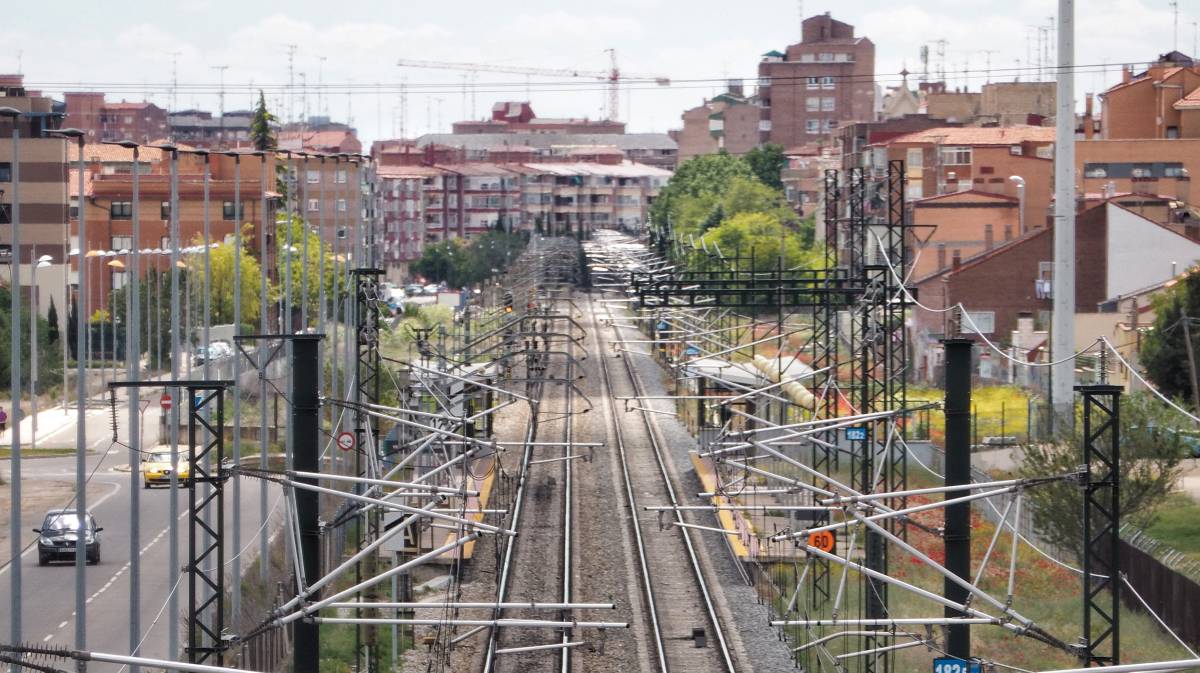Via férrea a su paso por Valladolid.