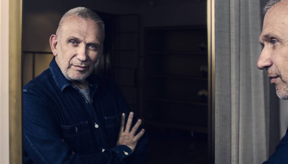 Jean Paul Gaultier, en las oficinas madrileñas del grupo Puig, el 23 de mayo.