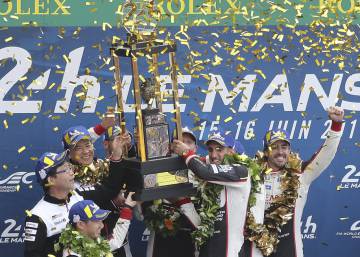 El asturiano reina en la mítica carrera de Le Mans