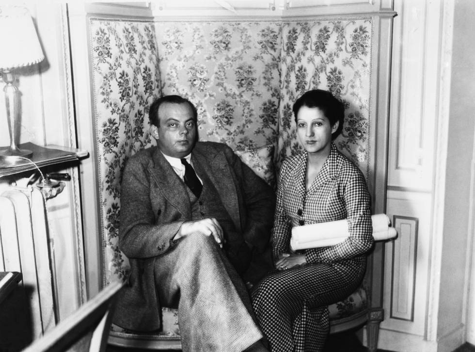 El escritor Antoine De Saint Exupery y su mujer, Consuelo Suncín-Sandoval, en Paris.