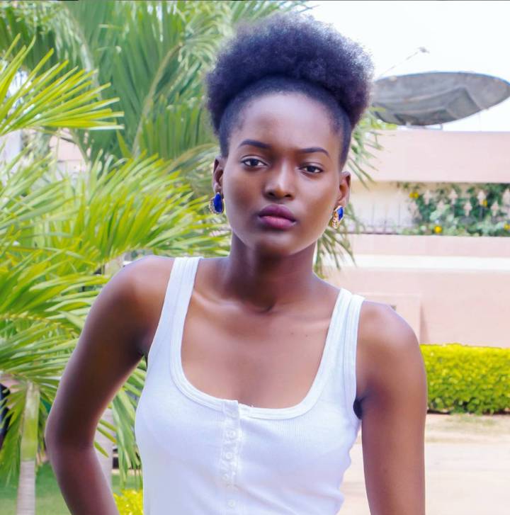 Bettina Codjie, estudiante y bloguera de Togo que sufrió el planchado de senos en su pubertad y hoy advierte a otras jóvenes de la peligrosidad de esta práctica.