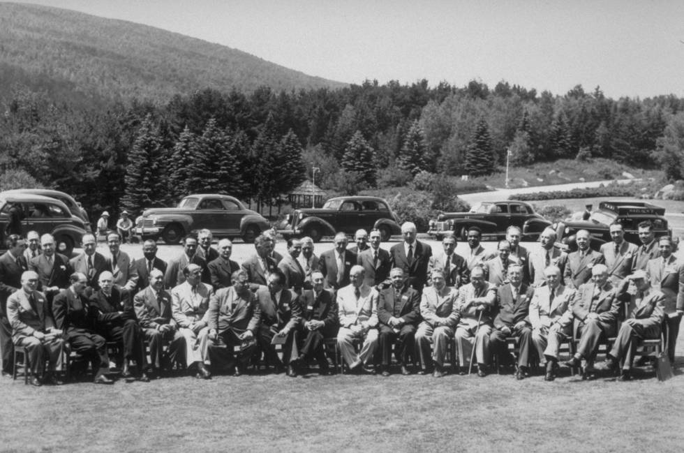 Los jefes de delegación que representaron a cada uno de los 44 países participantes en los acuerdos de Bretton Woods. 