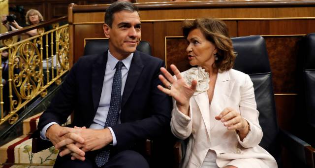 Pedro Sánchez y Carmen Calvo, el martes en el Congreso.