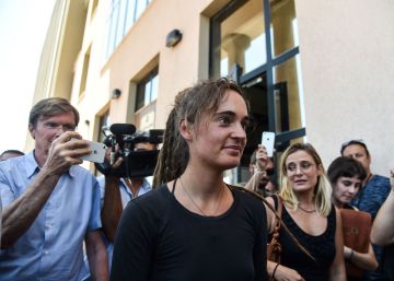 La capitana alemana, Carola Rackete, tras su audiencia ante un fiscal italiano, el pasado 18 de julio en Agrigento (Italia). 
