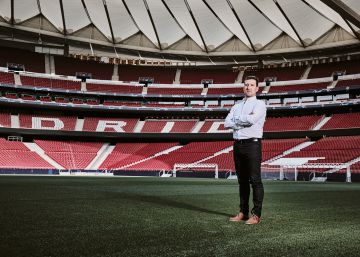 40 kilómetros de tuberías y lámparas que imitan la luz solar para el césped del Atlético