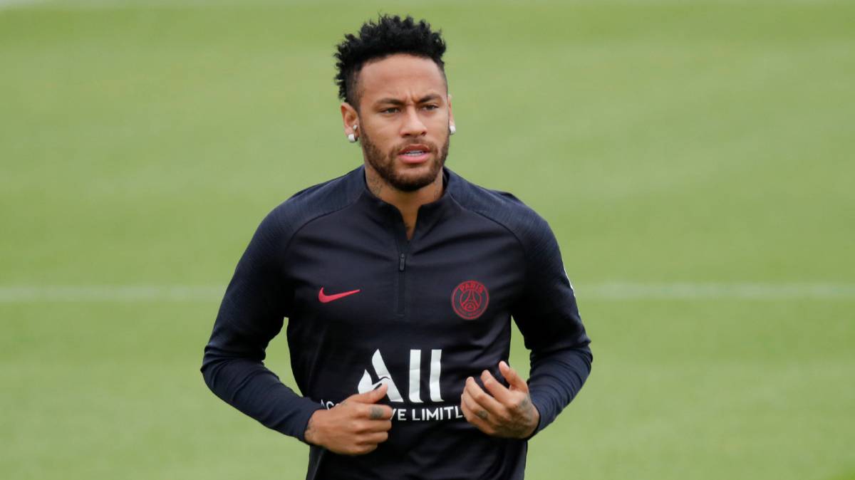 Neymar, en el entrenamiento del PSG.