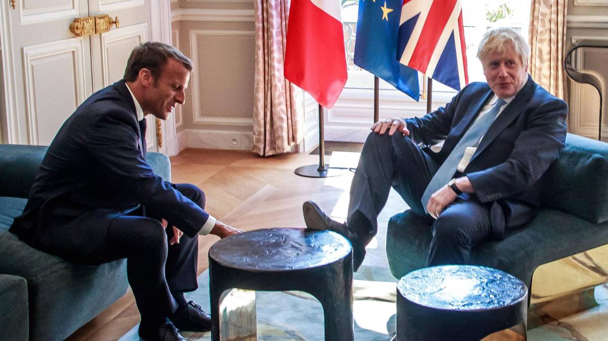 Emmanuel Macron (a la izquierda) y Boris Johnson, en el encuentro del palacio del Elíseo.
