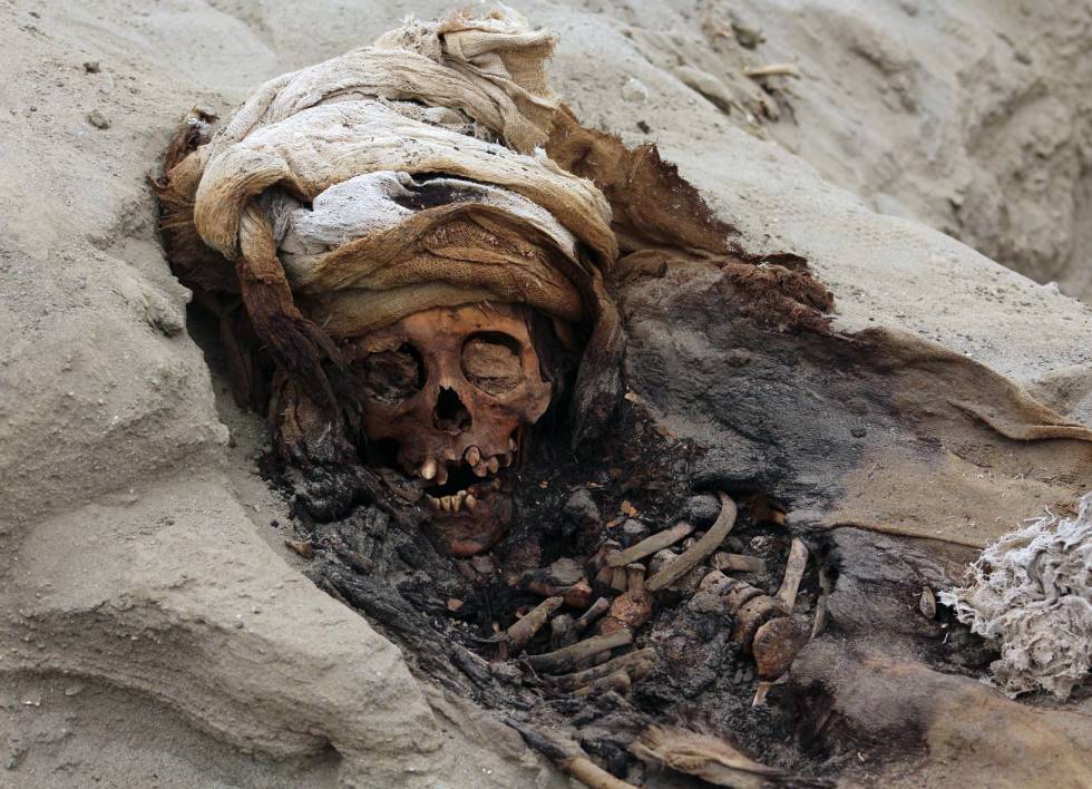 Uno de los restos de los 227 niños descubiertos en Huanchaco.