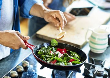Si el hombre no va a la cocina, la cocina tendrá que ir al hombre