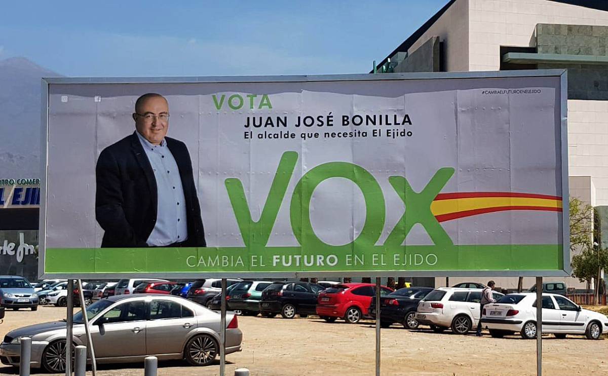 Cartel de campaña de Vox en las elecciones municipales de El Ejido.