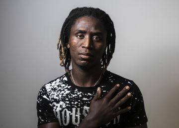 Del colegio privado a cruzar una frontera sobre el techo de un taxi