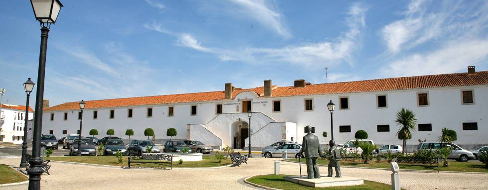 El Cuartel de Caballería, del siglo XVIII, en Olivenza (Badajoz).