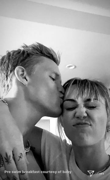 Miley Cyrus y Cody Simpson, en el Instagram de él.