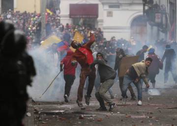 Marchas masivas piden la renuncia del presidente