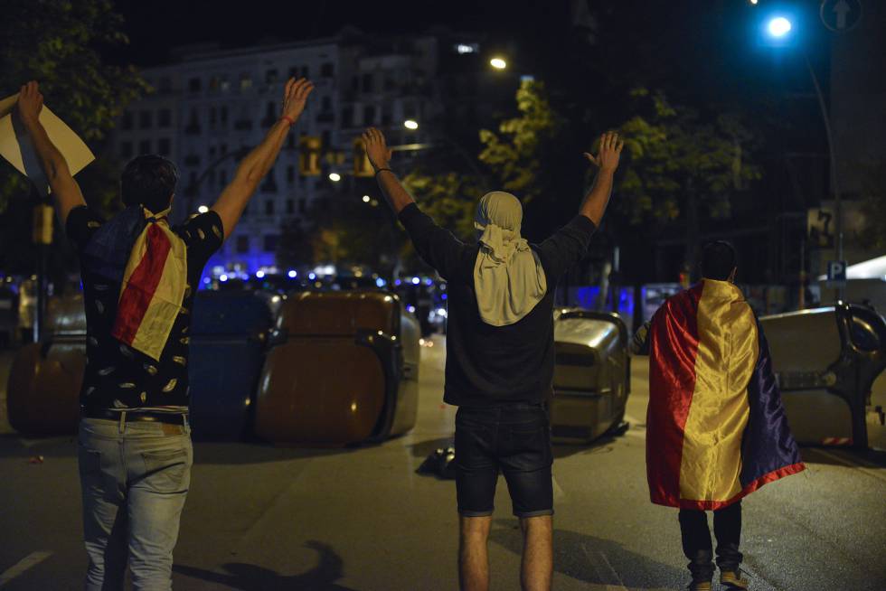 Clashes between protesters and the police in Girona.