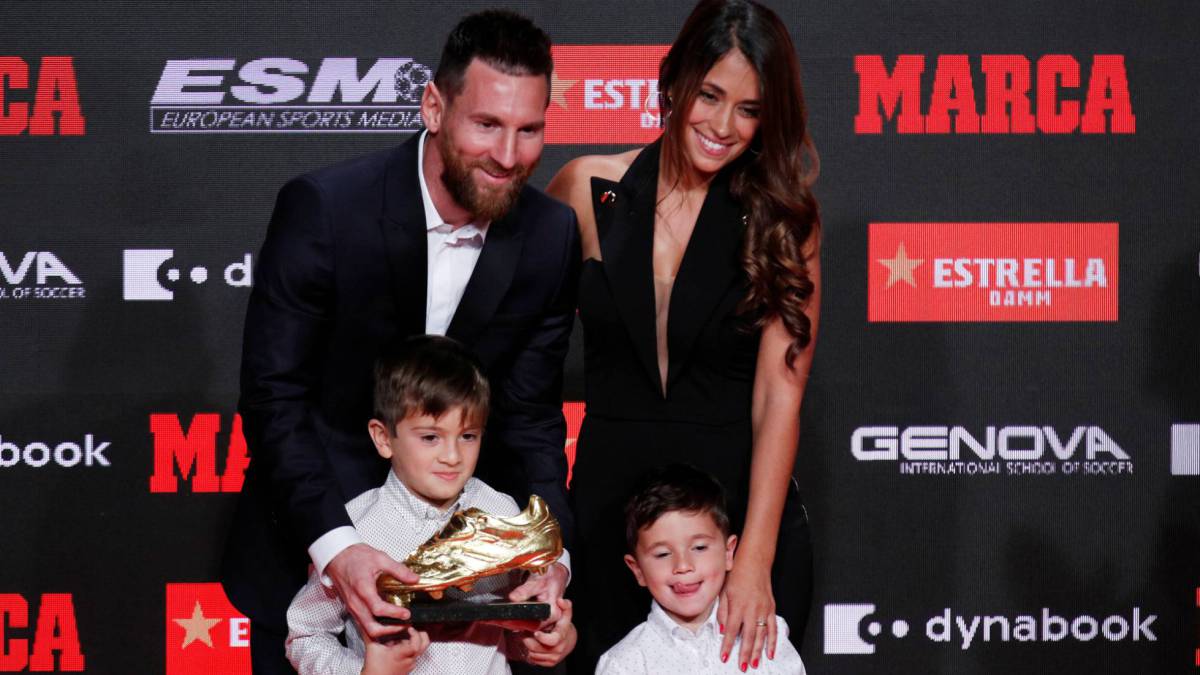 Messi, con su mujer y dos de sus hijos.