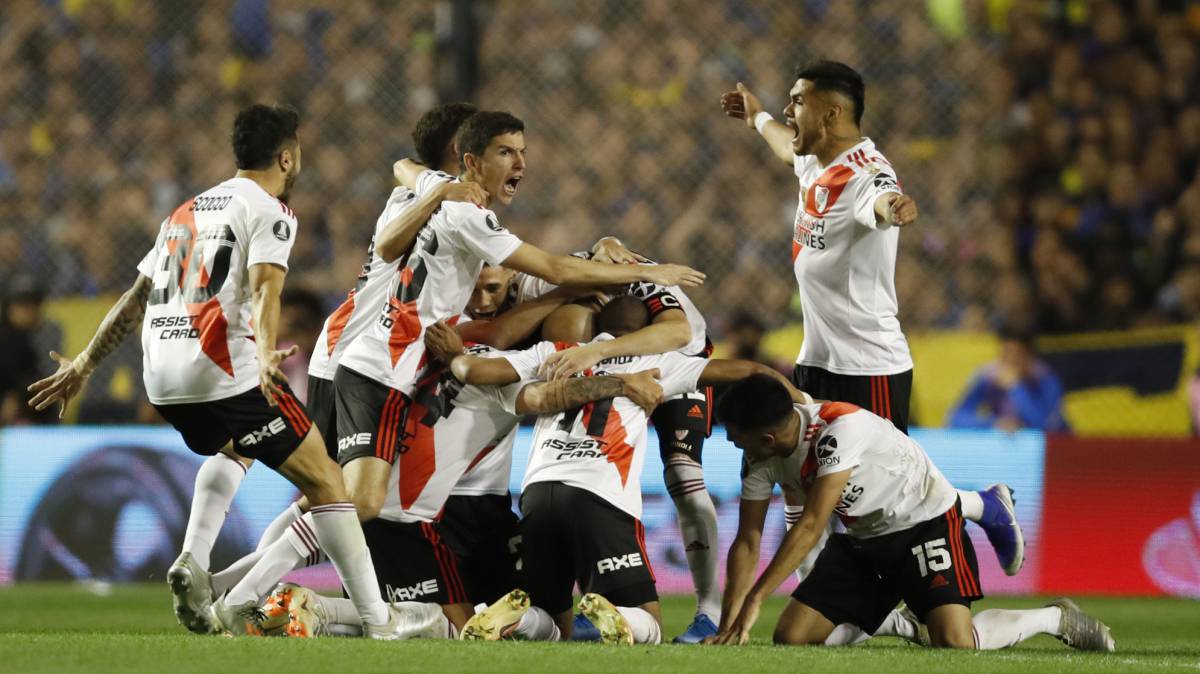 Los jugadores de River celebran su pase a la final.