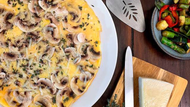 Tortilla vaga de champiñones y queso curado