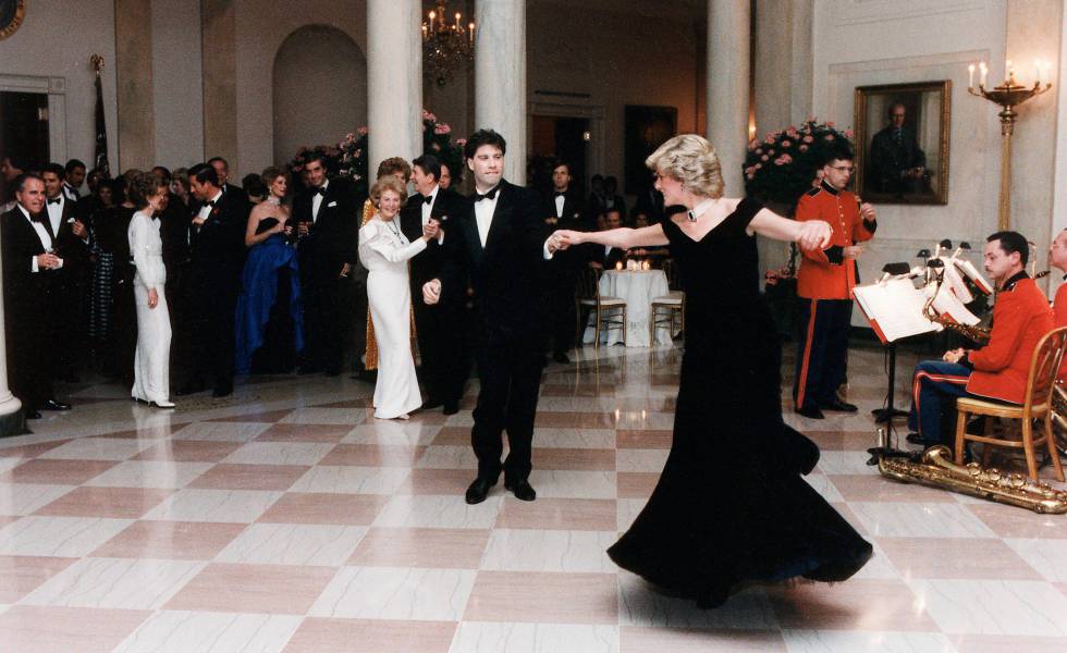 Resultado de imagen para vestido usado por la princesa Diana en su baile con John Travolta