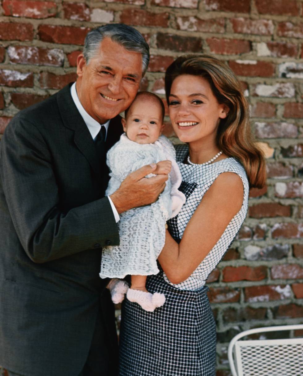 Cary Grant, su esposa Dyan Cannon y su única hija, Jennifer, en una fotografía tomada en 1966.