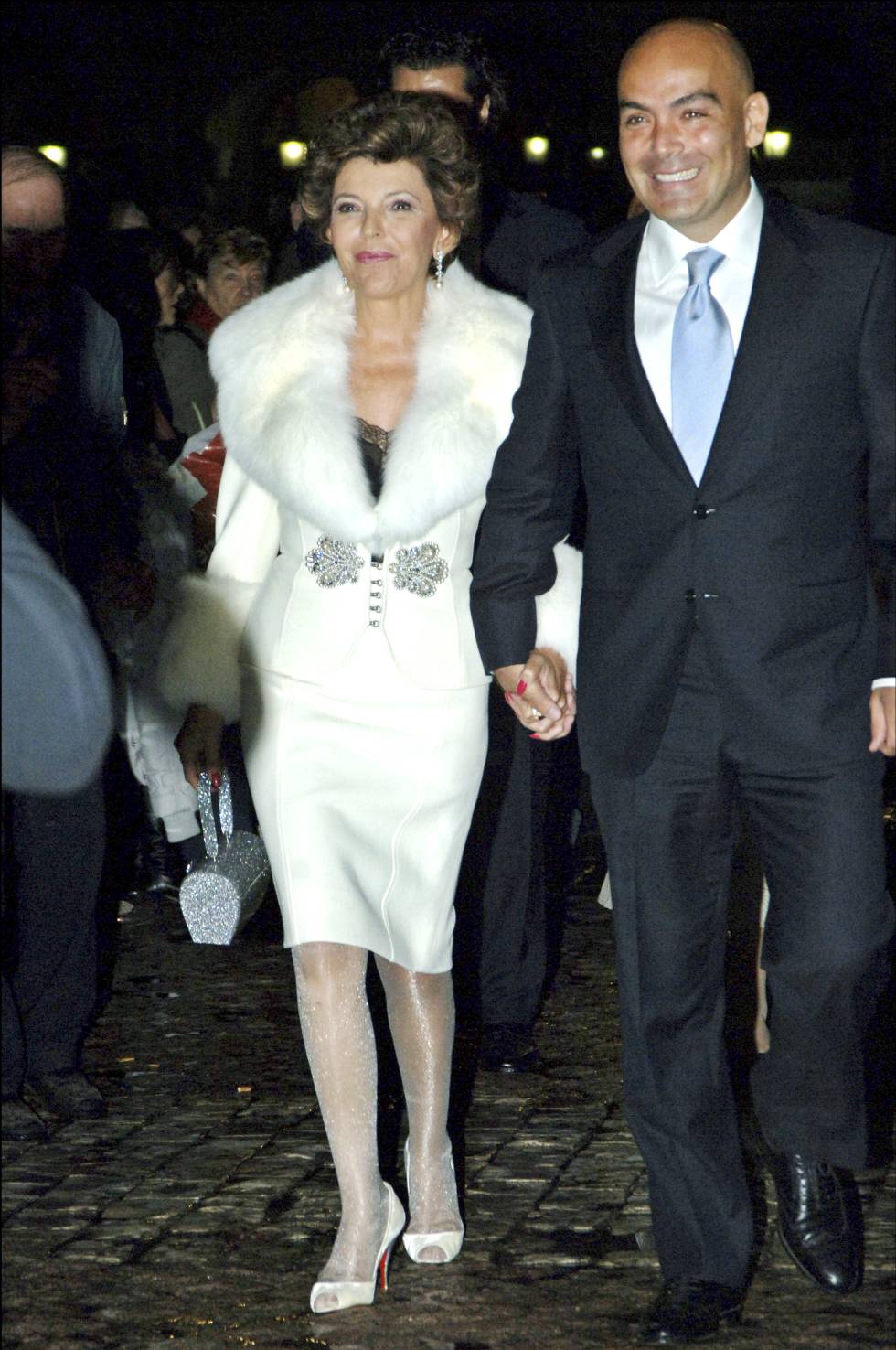 Kike Sarasola y su madre, Cecilia, en el día de la boda del empresario, en febrero de 2006 en Madrid.