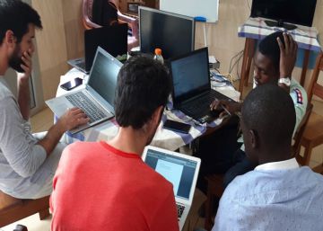 Ordenadores y cables salvavidas