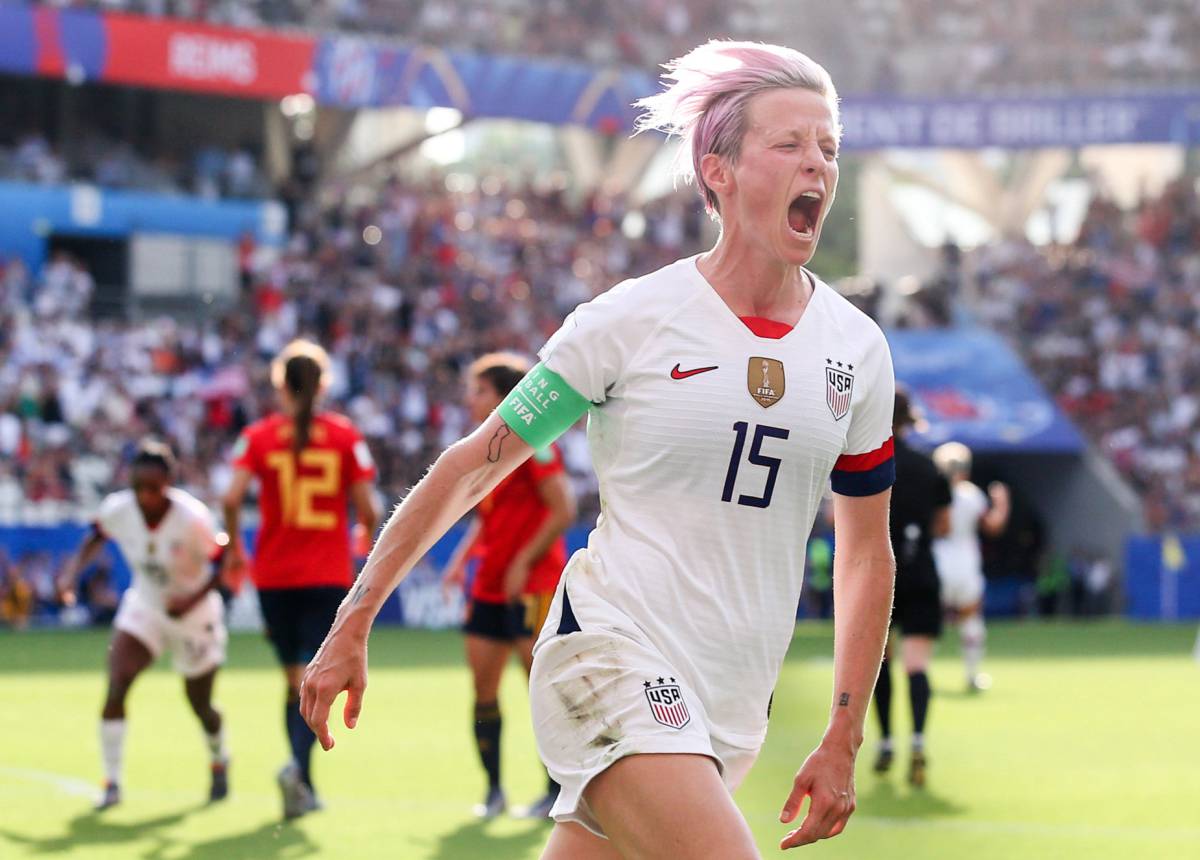 La estadounidense Megan Rapinoe celebra el 2-1 contra España en octavos del Mundial.