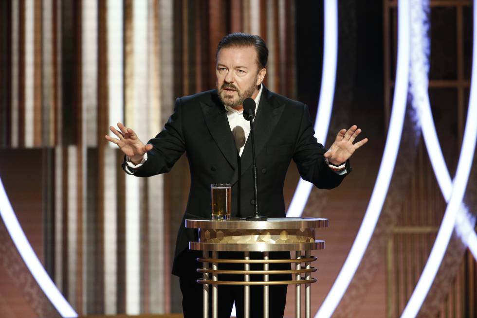 Ricky Gervais, el británico que saca risas nerviosas a los estadounidenses cada vez que presenta los Globos de Oro. Este año es la quinta vez que lo ha hecho.