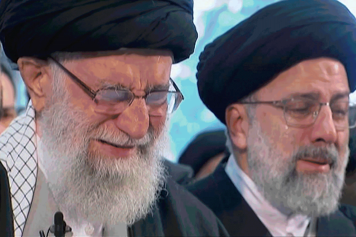 Asistentes a los actos por el funeral de Soleimani, en Teherán, este lunes.