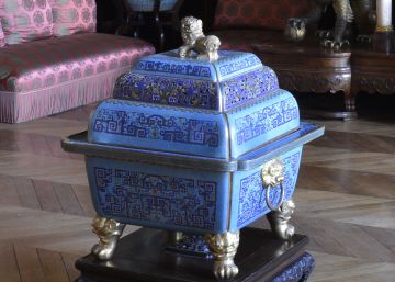 Chinese mafia suspected of hiring Spanish thieves for heist in French palace