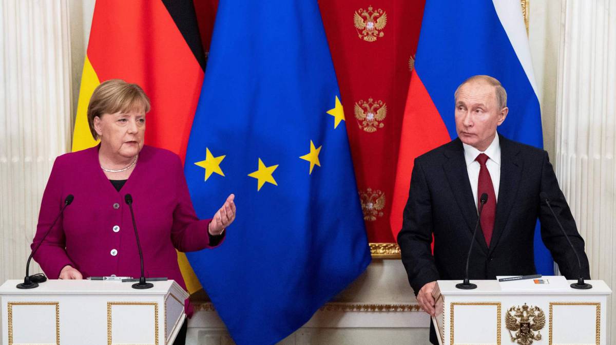 Merkel y Putin en el Kremlin, este sábado.