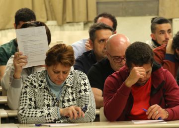 Las megaoposiciones de Correos: “Quiero un empleo de funcionaria para toda la vida”