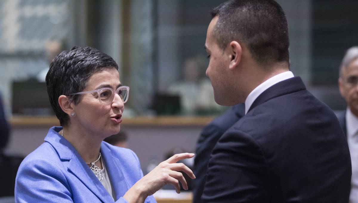 Arancha Gonzalez Laya habla con su homólogo italiano, Luigi Di Maio, el pasado 20 de enero en Bruselas.