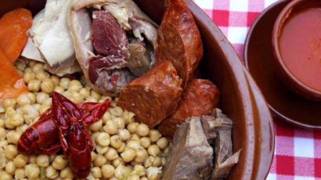 La recuperación de un cocido madrileño con historia (y cangrejos)