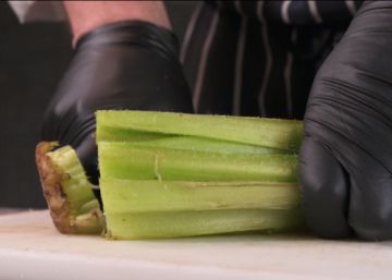 Cardo y borraja con foie