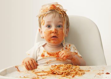 Sobre el pañal, los castigos o el beso en la boca: diez dudas sobre la crianza que persiguen a los padres