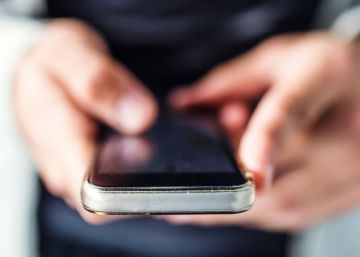 Así puedes denunciar vídeos de acoso o 'pornovenganza' en el canal rápido de la Agencia de Protección de Datos