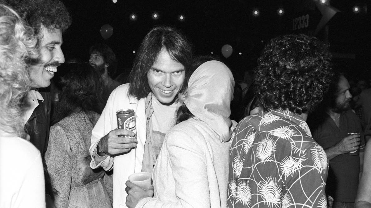 “Es mejor arder que apagarse lentamente”: la historia de uno de los versos más controvertidos del rock