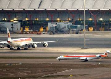 Cómo actuar cuando un avión sufre una avería y tiene exceso de peso